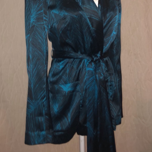 Y2K French Connection Satin Smoking Jacket | Size 6 - Picture 8 of 15